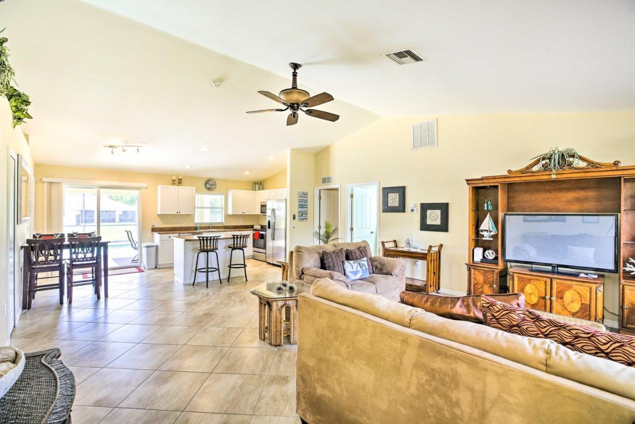 Cape Coral Canalfront Home With Pool And Dock المظهر الخارجي الصورة